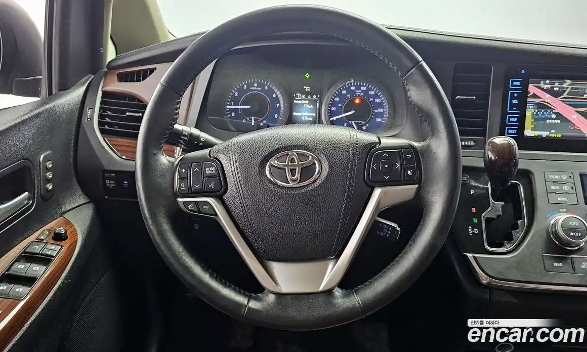 Toyota Sienna 2016 3.5 гидро в Москве № 215535, фото 13