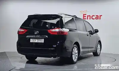 Toyota Sienna 2016 3.5 гидро в Москве № 215535, миниатюра 2