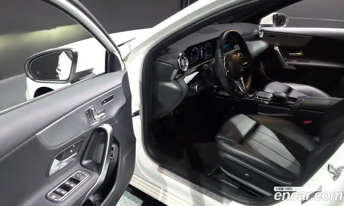 Mercedes-Benz A-Class 2021 2.0 гидро в Москве № 222630, фото 11