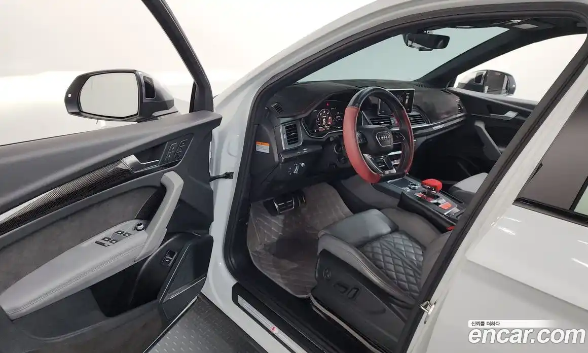 Audi SQ5 2020 3.0 гидро в Москве № 229792, фото 10