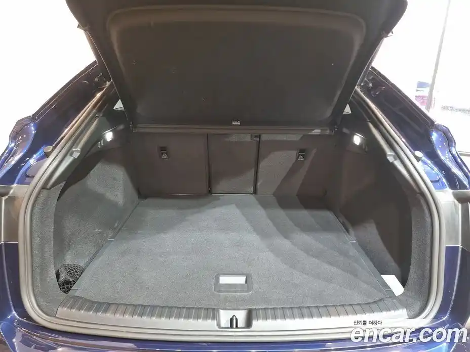Audi Q4 e-tron 2023 0.4 гидро в Москве № 230300, фото 13