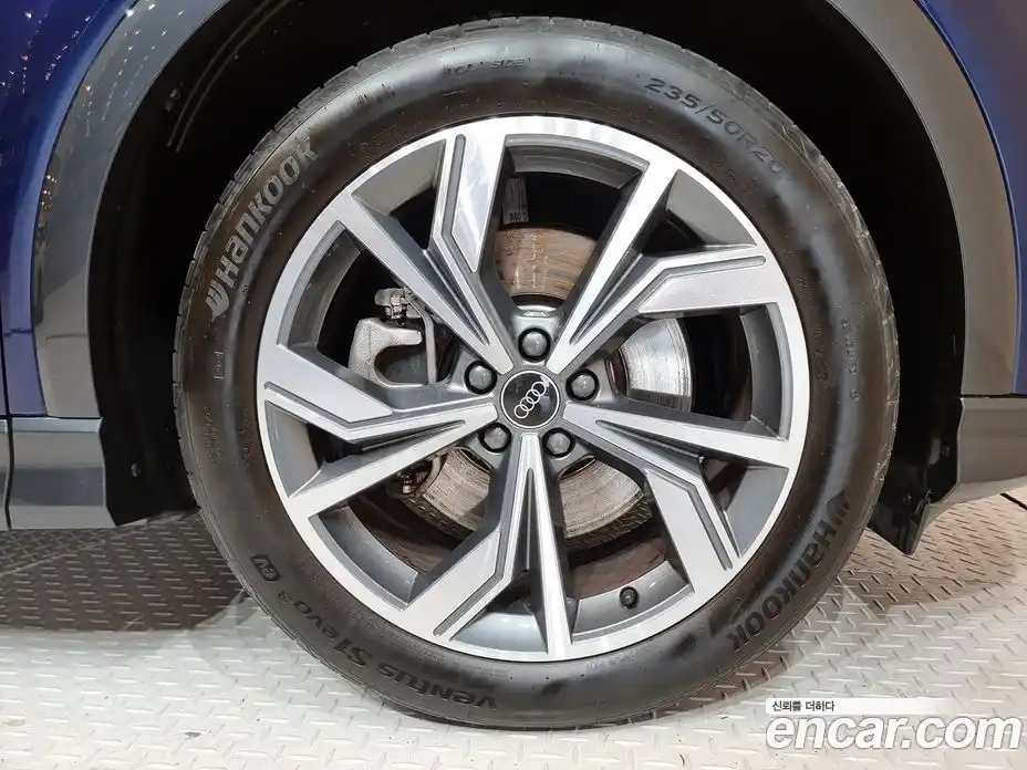 Audi Q4 e-tron 2023 0.4 гидро в Москве № 230300, фото 5