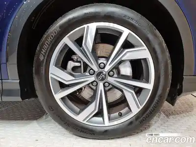Audi Q4 e-tron 2023 0.4 гидро в Москве № 230300, миниатюра 5