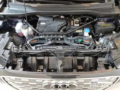 Audi Q4 e-tron 2023 0.4 гидро в Москве № 230300, миниатюра 6