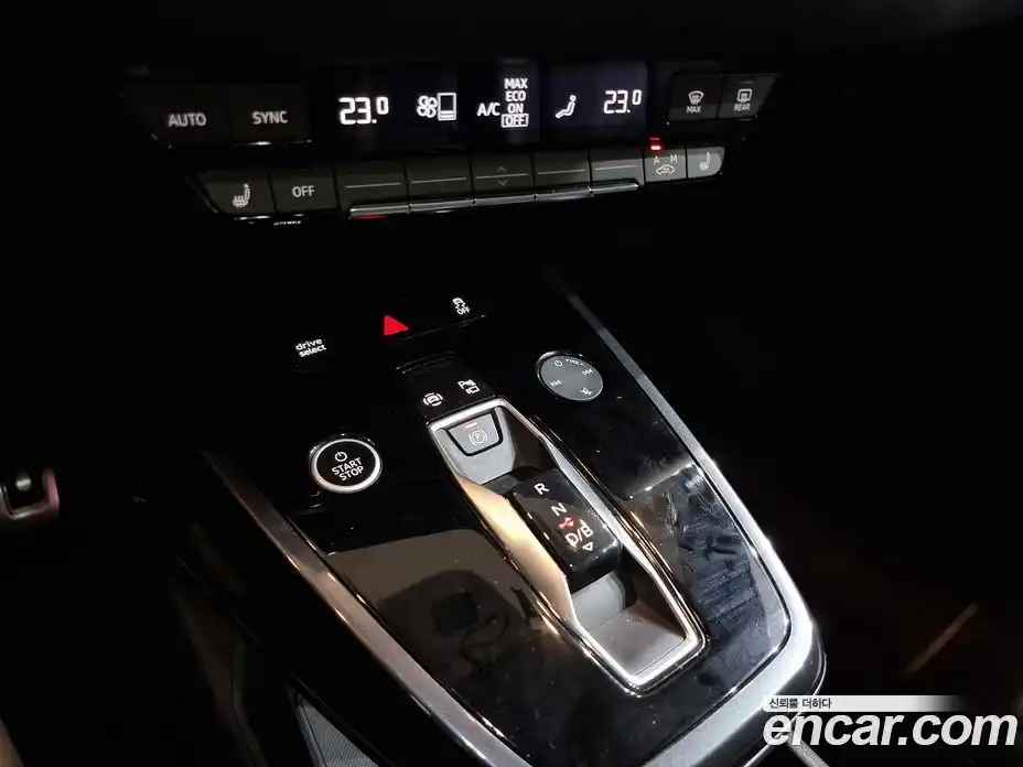 Audi Q4 e-tron 2023 0.4 гидро в Москве № 230300, фото 9