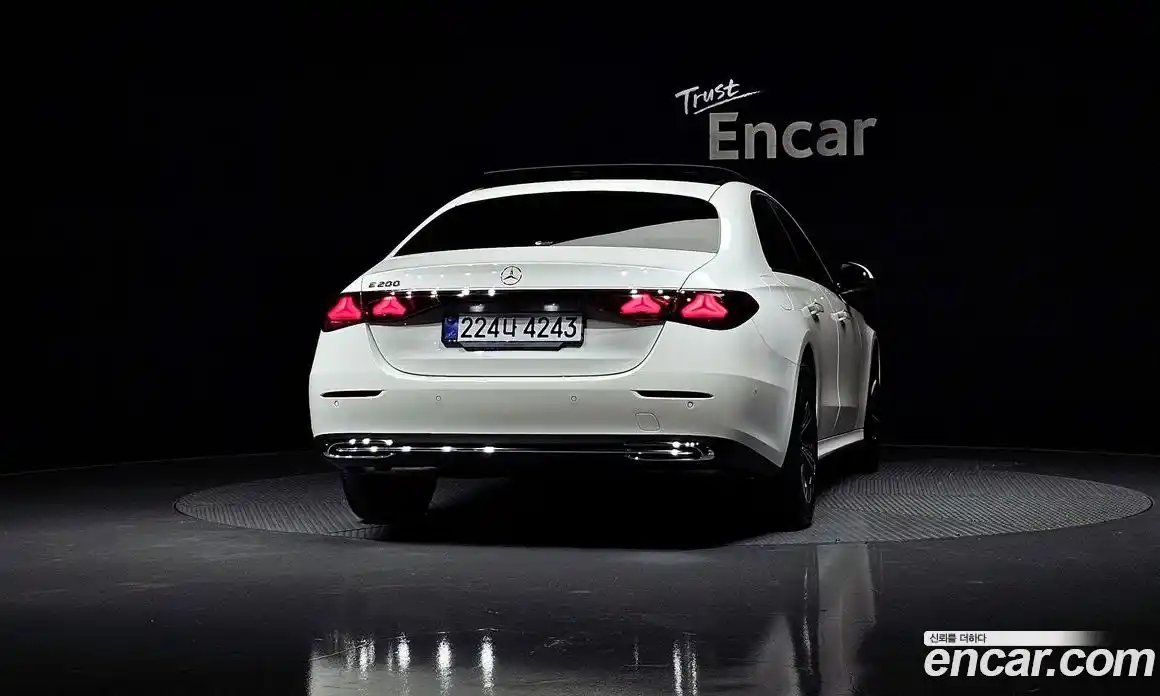Mercedes-Benz E-Class 2025 2.0 гидро в Москве № 238188, фото 4
