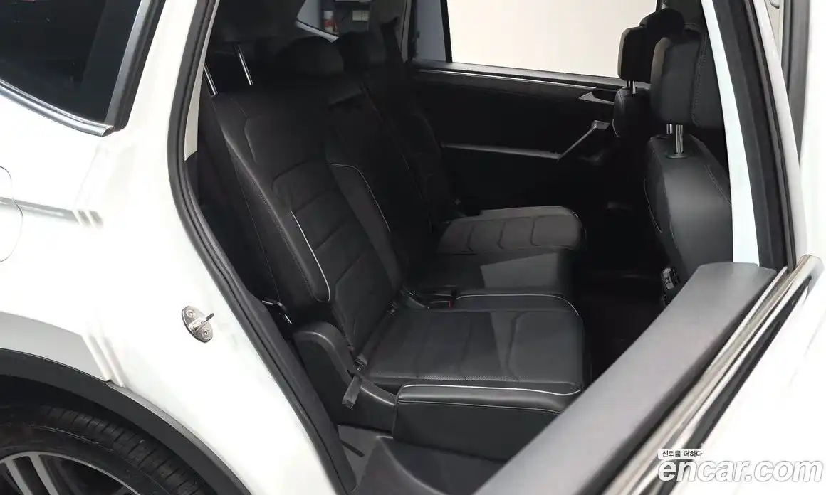 Volkswagen Tiguan 2022 2.0 гидро в Москве № 254510, фото 12