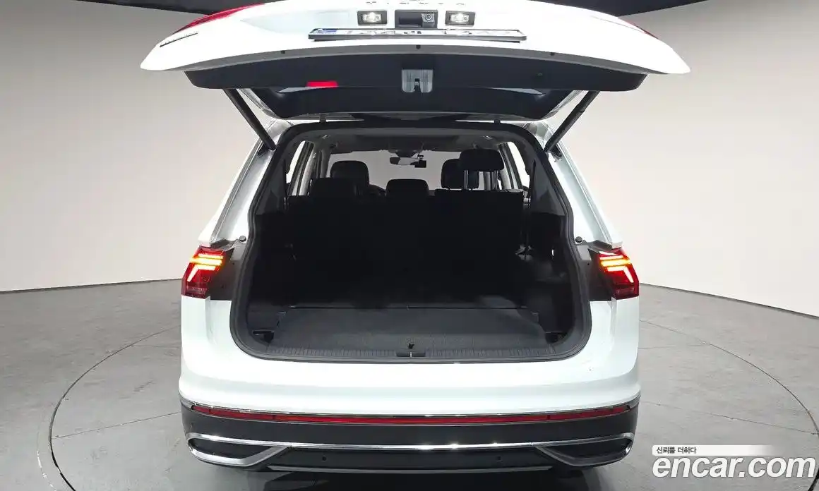 Volkswagen Tiguan 2022 2.0 гидро в Москве № 254510, фото 20