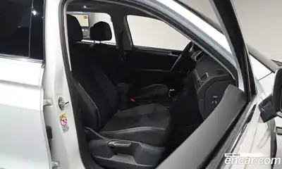 Volkswagen Tiguan 2022 2.0 гидро в Москве № 254510, миниатюра 10