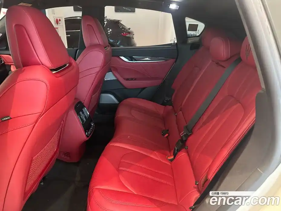 Maserati Levante 2023 3.0 гидро в Москве № 255962, фото 11