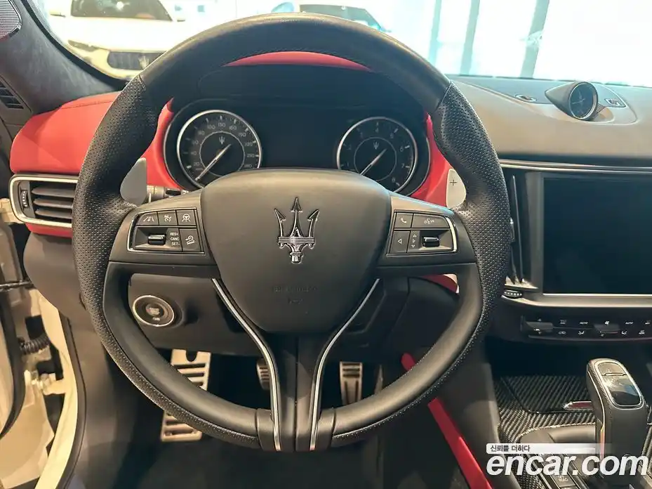 Maserati Levante 2023 3.0 гидро в Москве № 255962, фото 12