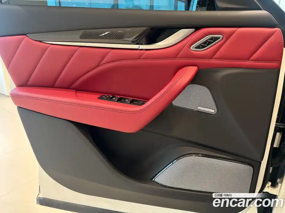 Maserati Levante 2023 3.0 гидро в Москве № 255962, фото 13