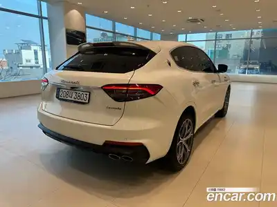 Maserati Levante 2023 3.0 гидро в Москве № 255962, миниатюра 2