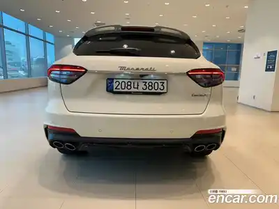Maserati Levante 2023 3.0 гидро в Москве № 255962, миниатюра 4