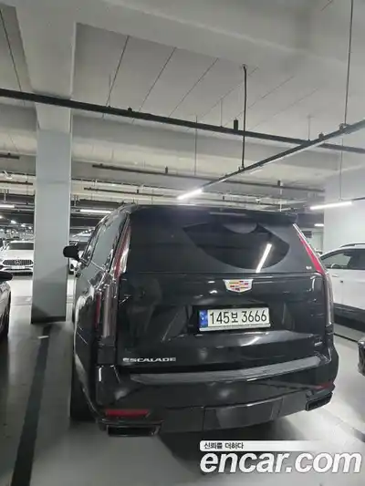 Cadillac Escalade 2023 6.2 гидро в Москве № 256523, миниатюра 3