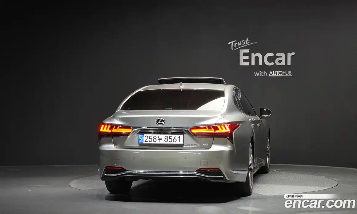 Lexus LS 2023 3.5 гидро в Москве № 275453, фото 4