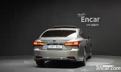 Lexus LS 2023 3.5 гидро в Москве № 275453, миниатюра 4