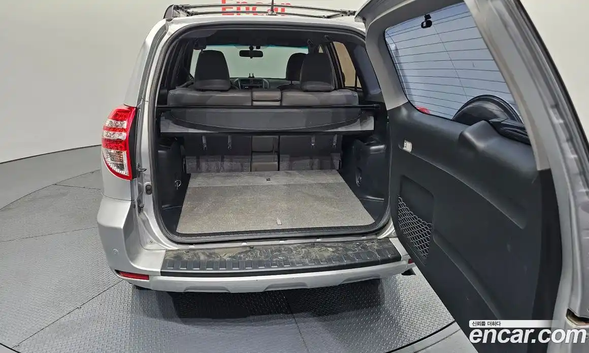 Toyota RAV4 2011 2.5 гидро в Москве № 279499, фото 20
