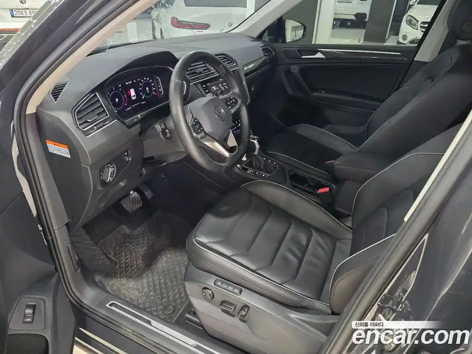 Volkswagen Tiguan 2023 2.0 гидро в Москве № 329768, фото 15