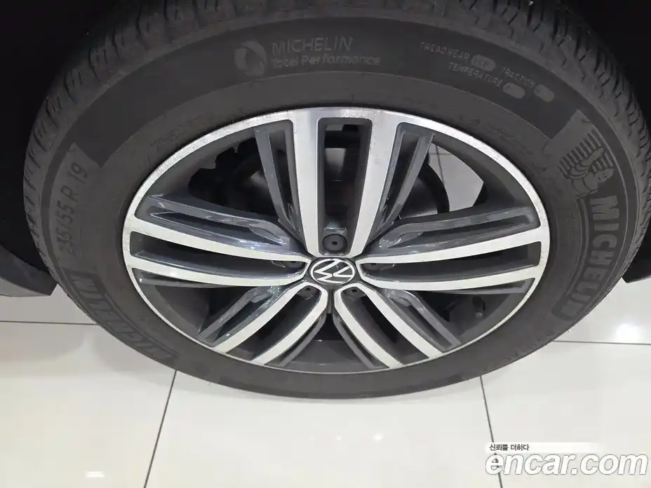 Volkswagen Tiguan 2023 2.0 гидро в Москве № 329768, фото 19