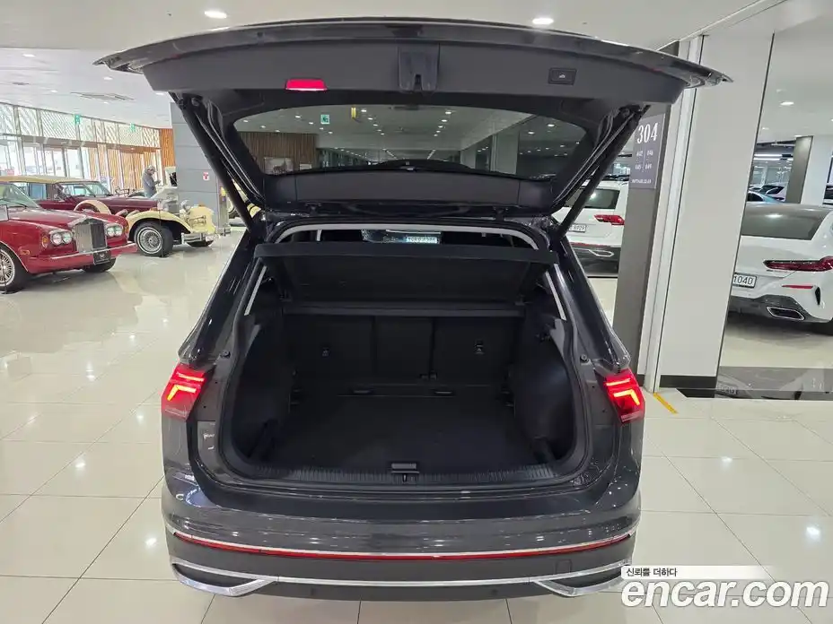 Volkswagen Tiguan 2023 2.0 гидро в Москве № 329768, фото 20