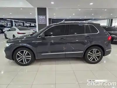 Volkswagen Tiguan 2023 2.0 гидро в Москве № 329768, миниатюра 2