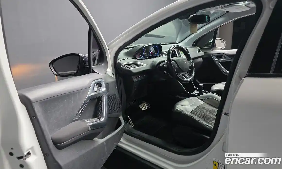 Peugeot 2008 2015 1.6 гидро в Москве № 336240, фото 10