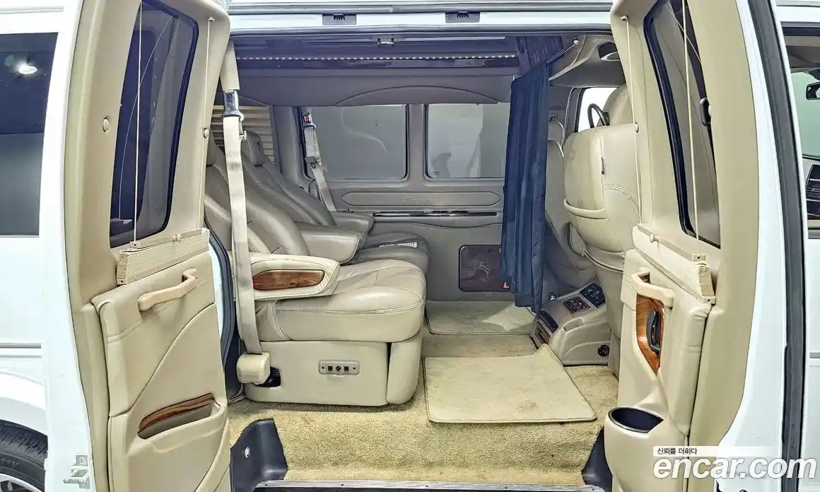 Chevrolet Express Van 2018 6.0 гидро в Москве № 385365, фото 11
