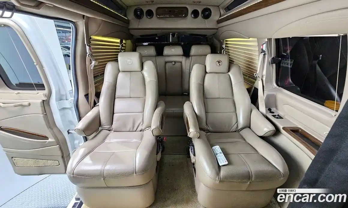 Chevrolet Express Van 2018 6.0 гидро в Москве № 385365, фото 12