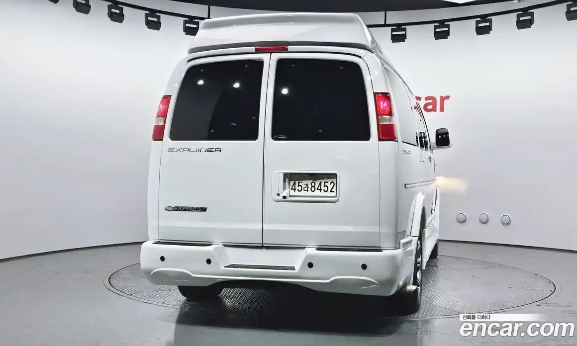 Chevrolet Express Van 2018 6.0 гидро в Москве № 385365, фото 4