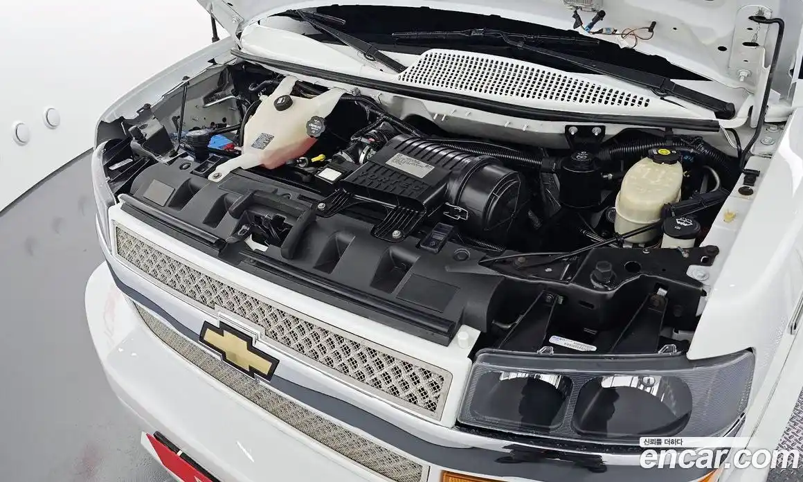 Chevrolet Express Van 2018 6.0 гидро в Москве № 385365, фото 6