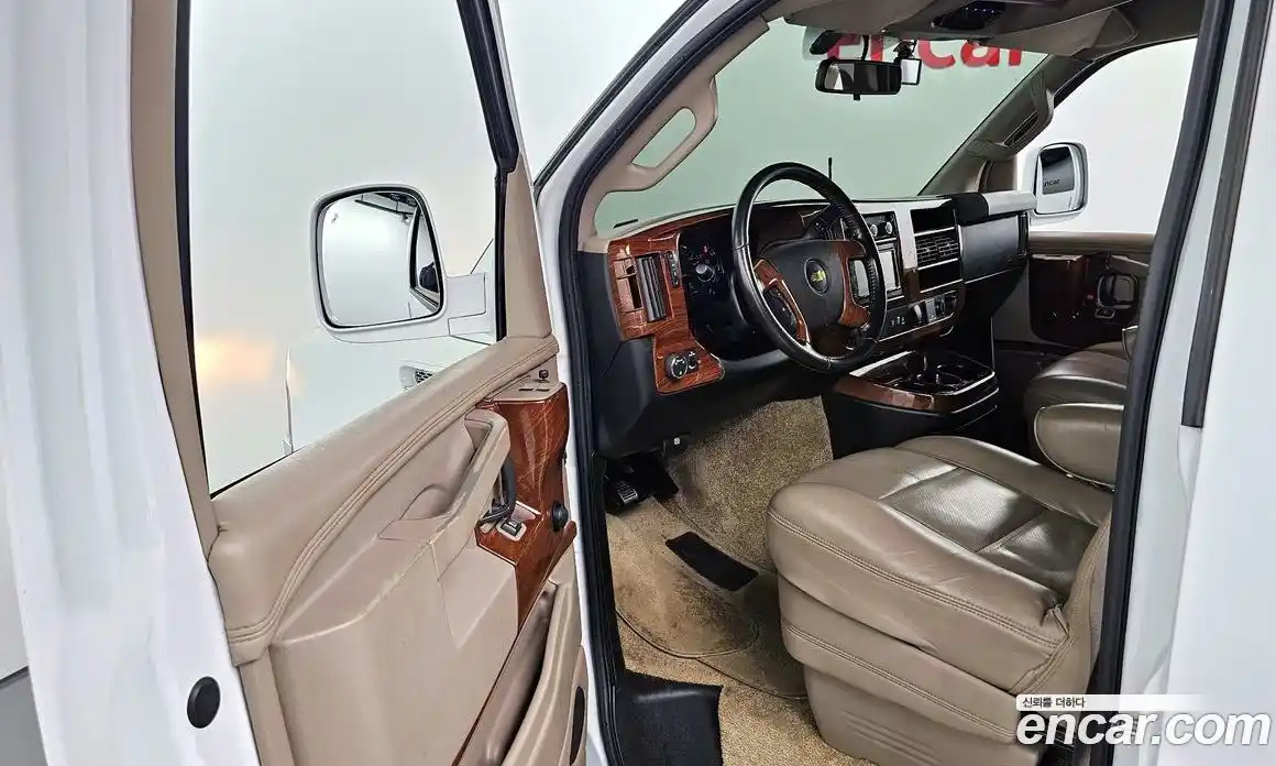 Chevrolet Express Van 2018 6.0 гидро в Москве № 385365, фото 10