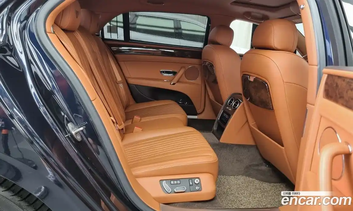 Bentley Flying Spur 2018 4.0 гидро в Москве № 387176, фото 12