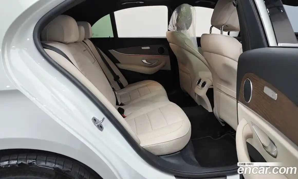 Mercedes-Benz E-Class 2021 2.0 гидро в Москве № 494014, фото 12