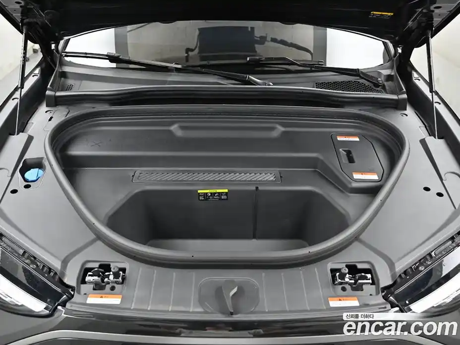 Audi Q6 e-tron 2025 0.1 гидро в Москве № 497202, фото 6