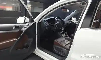 Volkswagen Tiguan 2015 2.0 гидро в Москве № 520793, миниатюра 10