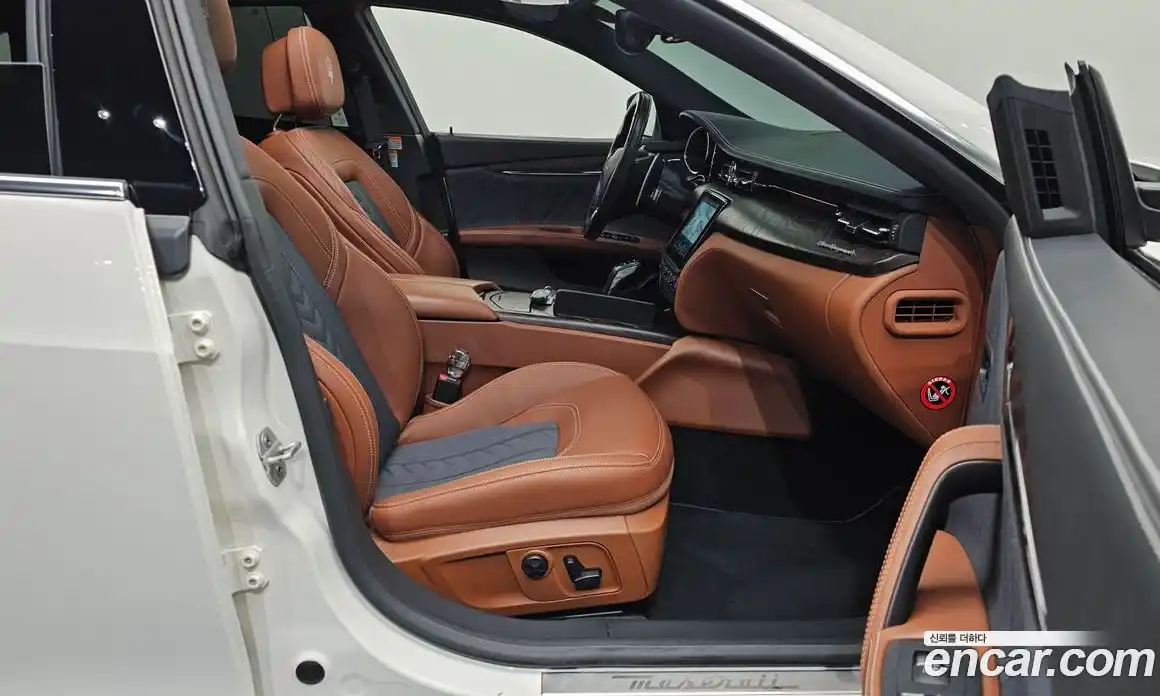 Maserati Quattroporte 2020 3.0 гидро в Москве № 547659, фото 11