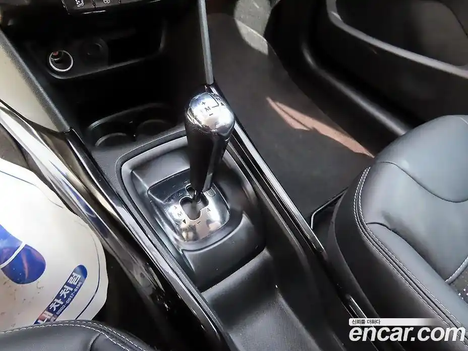 Peugeot 2008 2015 1.6 гидро в Москве № 547948, фото 10