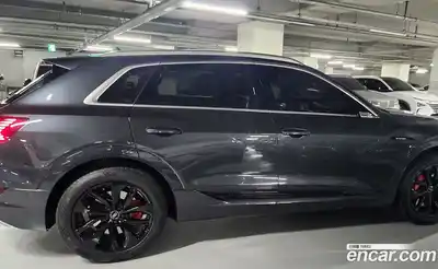 Audi e-tron 2020 гидро в Москве, миниатюра 2