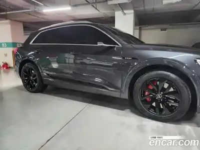 Audi e-tron 2020 гидро в Москве, миниатюра 7