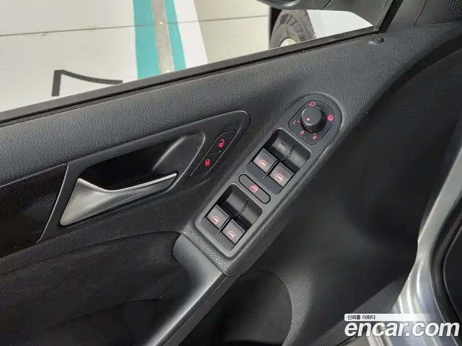 Volkswagen Golf 2013 1.6 гидро в Москве № 862563, фото 12
