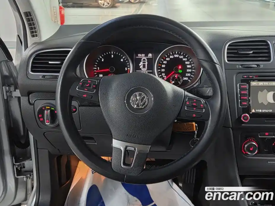 Volkswagen Golf 2013 1.6 гидро в Москве № 862563, фото 8