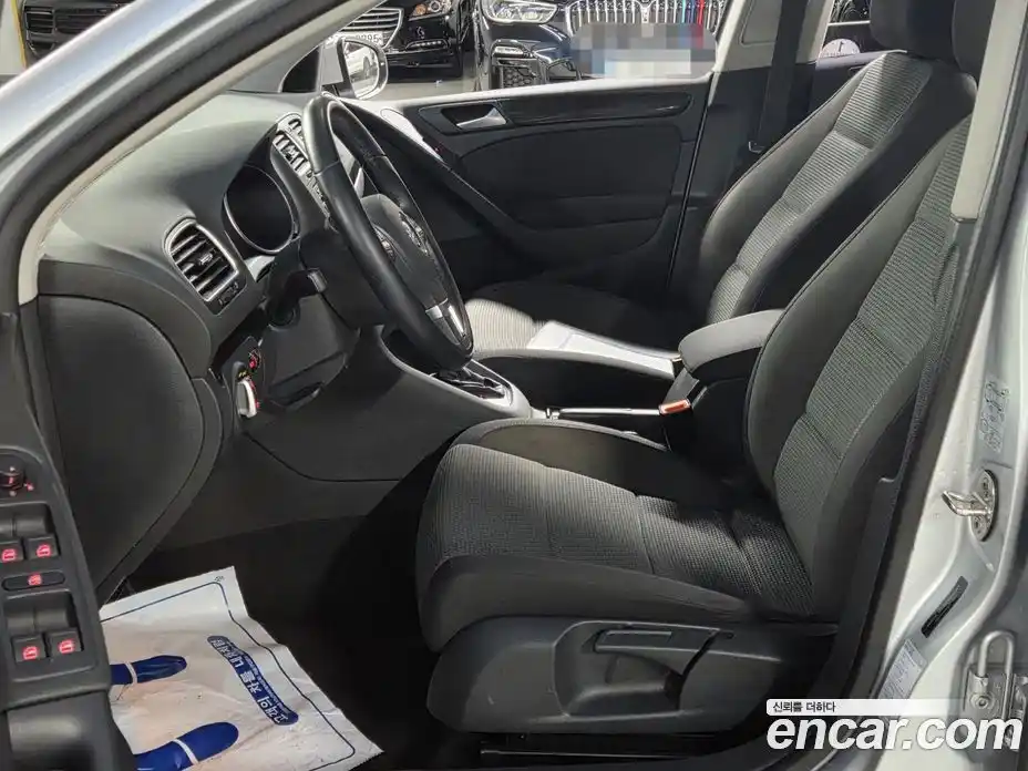 Volkswagen Golf 2013 1.6 гидро в Москве № 862563, фото 10