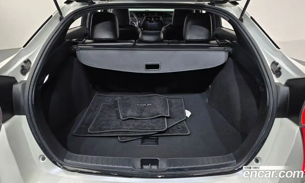 Toyota Prius 2016 1.8 гидро в Москве № 862990, фото 20