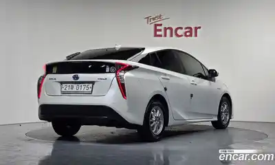 Toyota Prius 2016 1.8 гидро в Москве № 862990, миниатюра 2