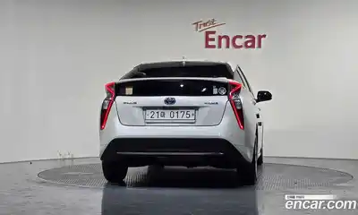 Toyota Prius 2016 1.8 гидро в Москве № 862990, миниатюра 4