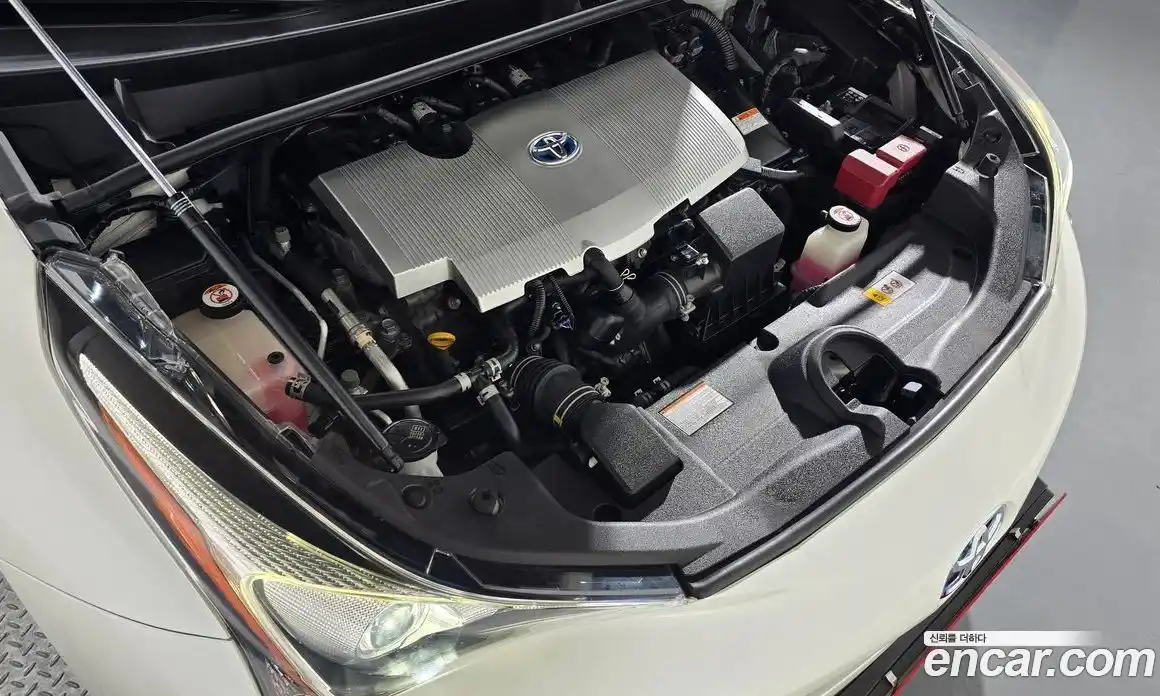 Toyota Prius 2016 1.8 гидро в Москве № 862990, фото 6