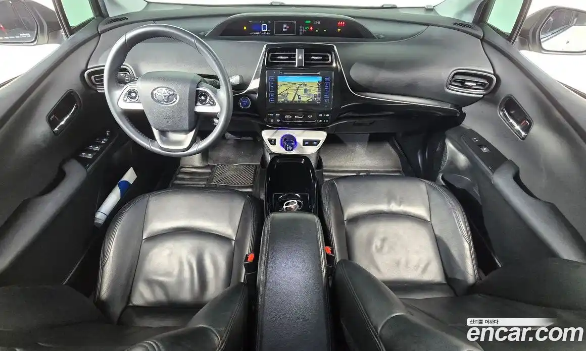 Toyota Prius 2016 1.8 гидро в Москве № 862990, фото 7
