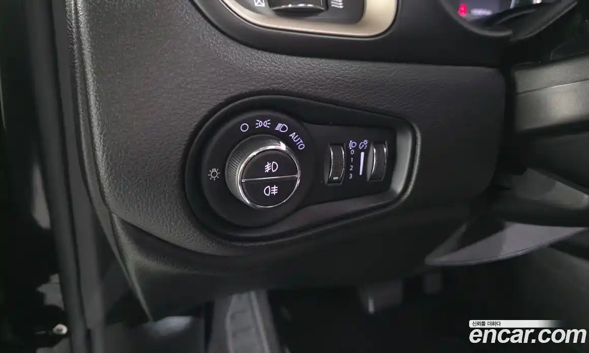 Jeep Renegade 2017 2.4 гидро в Москве № 896576, фото 18