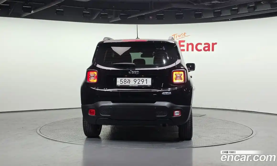 Jeep Renegade 2017 2.4 гидро в Москве № 896576, фото 4